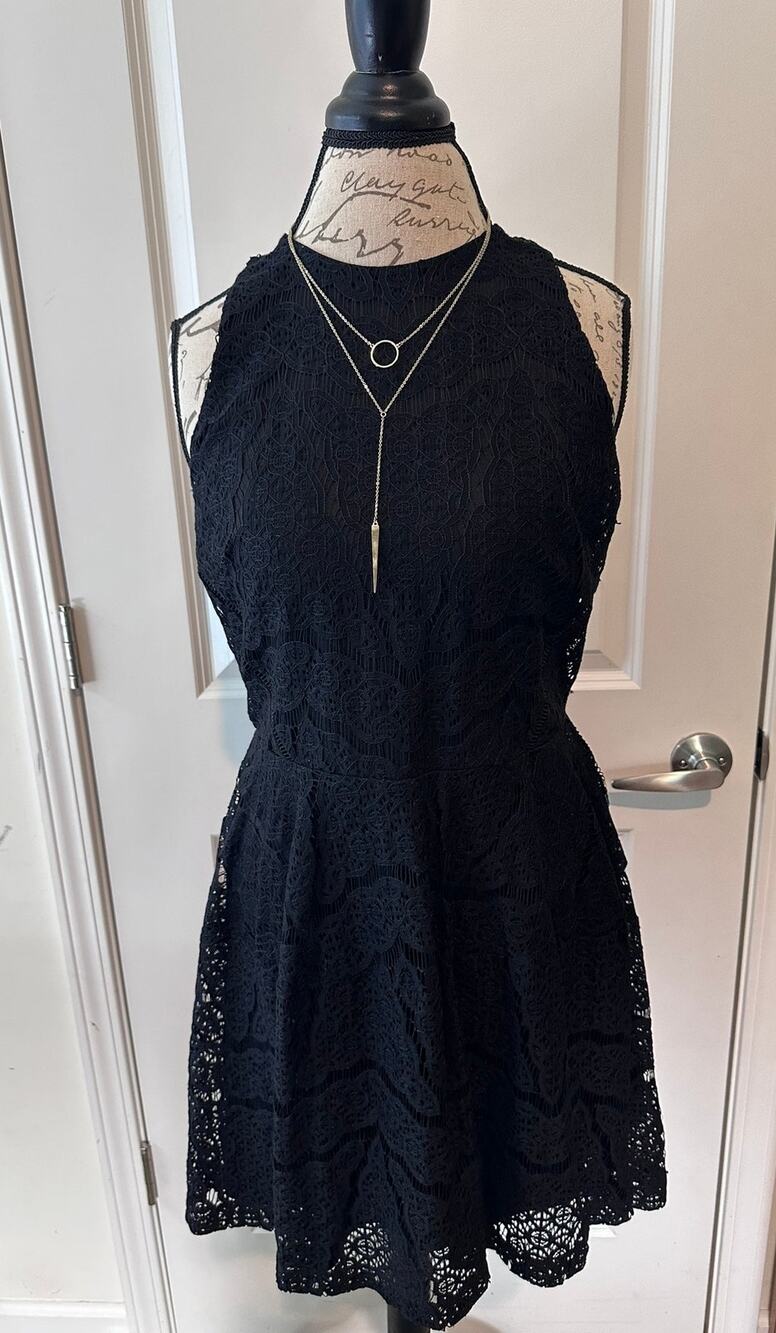 Mossimo Juniors sz L (W sz M) Black Lace Fit & Flare Sheath Dress Wedding Guest